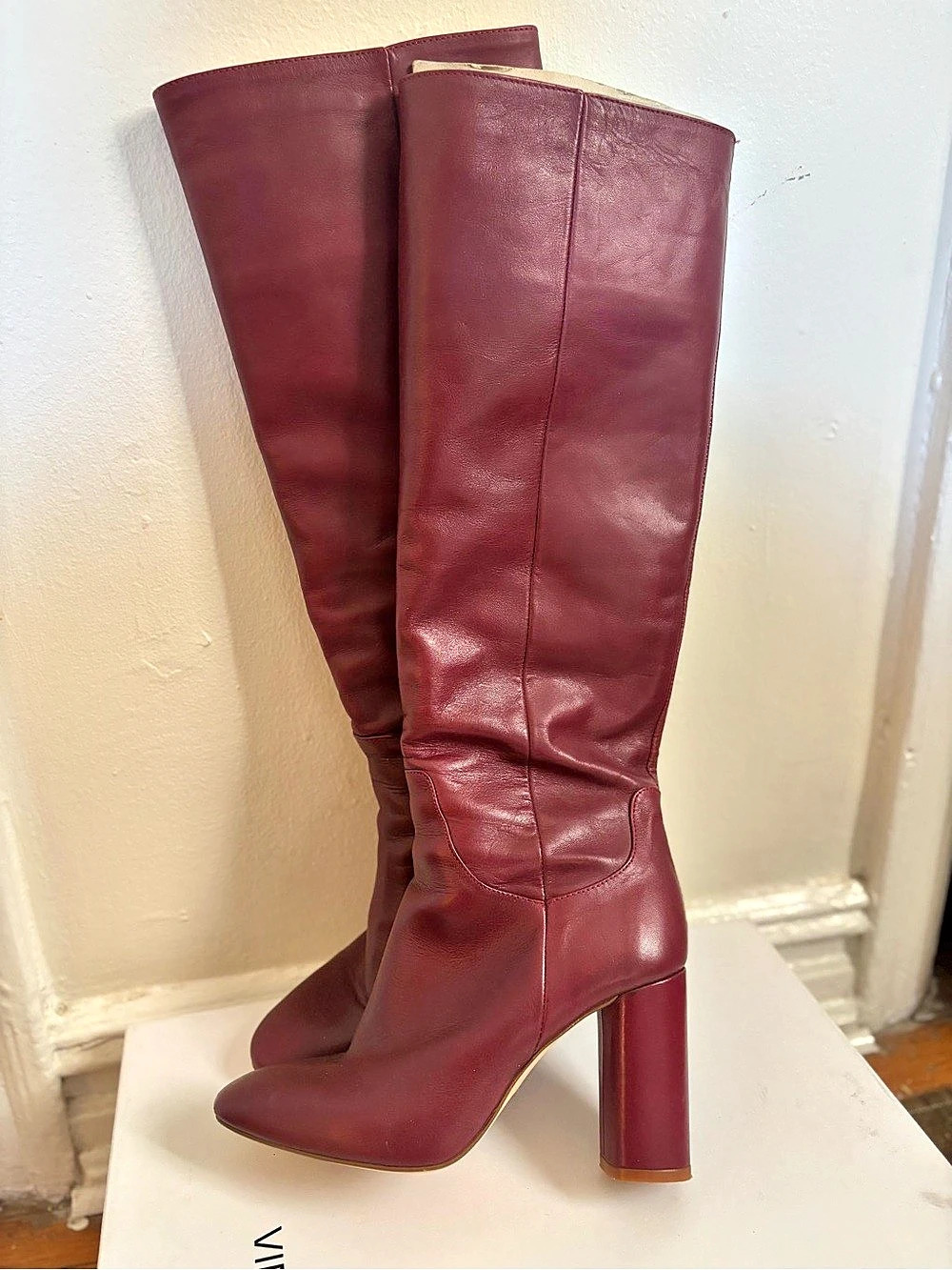 Zara Women's Burgundy Heeled Boots
